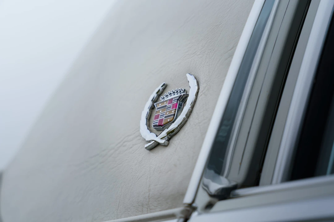 1988 Cadillac Brougham - Image 29 of 31