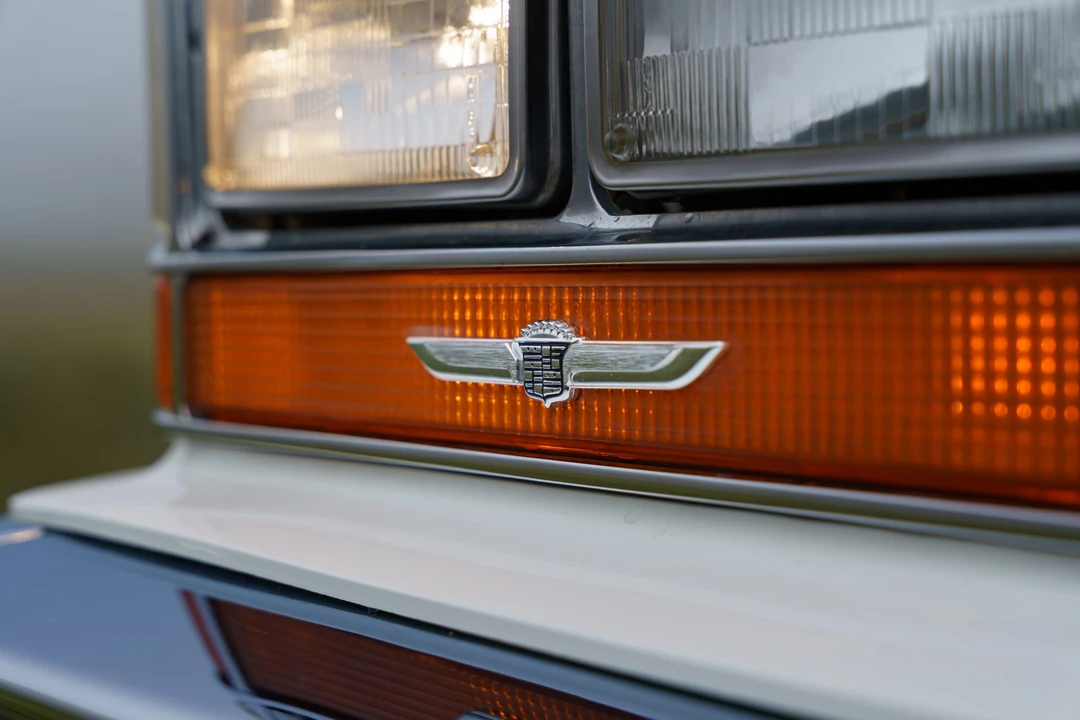 1988 Cadillac Brougham - Image 22 of 31