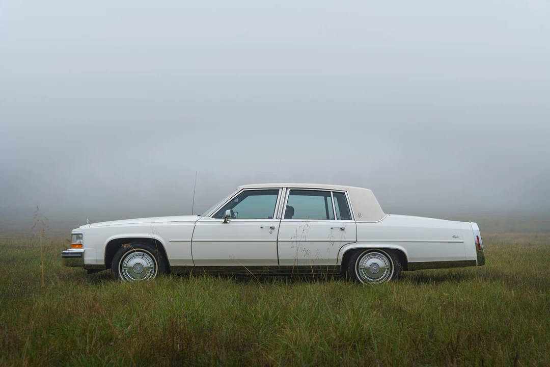 1988 Cadillac Brougham - Image 4 of 31