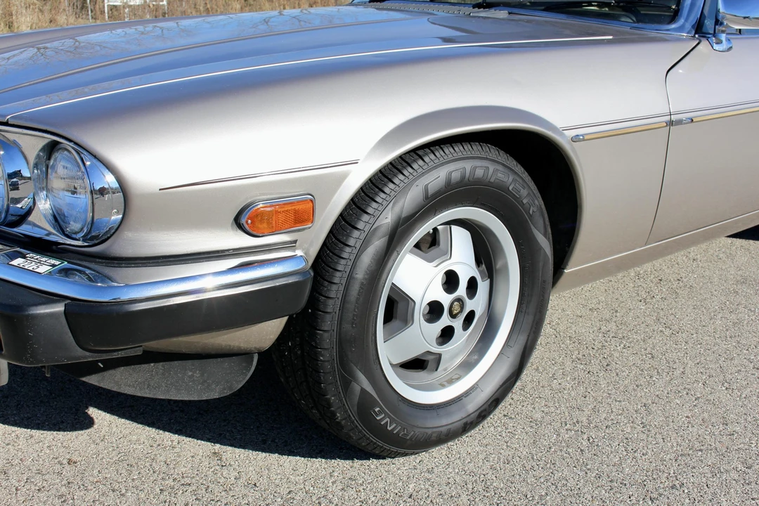 1988 Jaguar XJS Convertible - Image 14 of 31