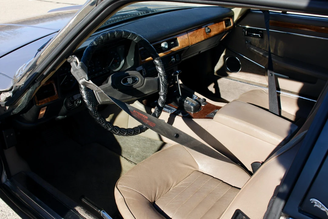1988 Jaguar XJS Convertible - Image 28 of 31