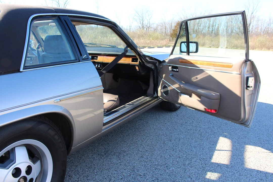 1988 Jaguar XJS Convertible - Image 31 of 31
