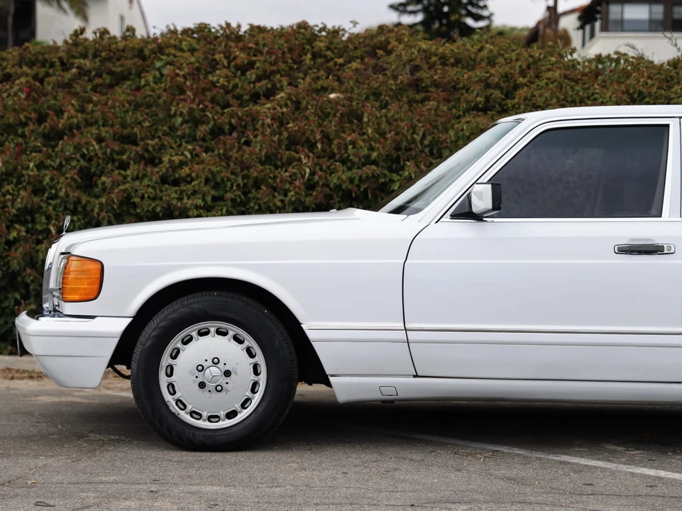 1988 Mercedes-Benz W126 S-Class Sedan - Image 20 of 31