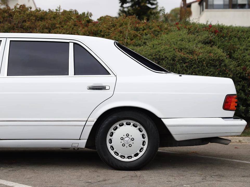 1988 Mercedes-Benz W126 S-Class Sedan - Image 21 of 31