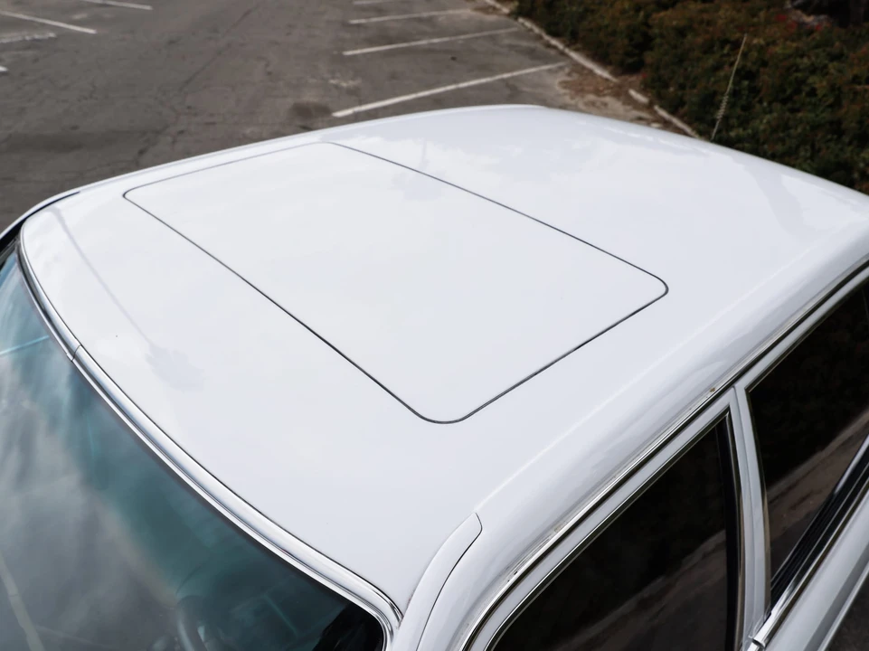 1988 Mercedes-Benz W126 S-Class Sedan - Image 25 of 31