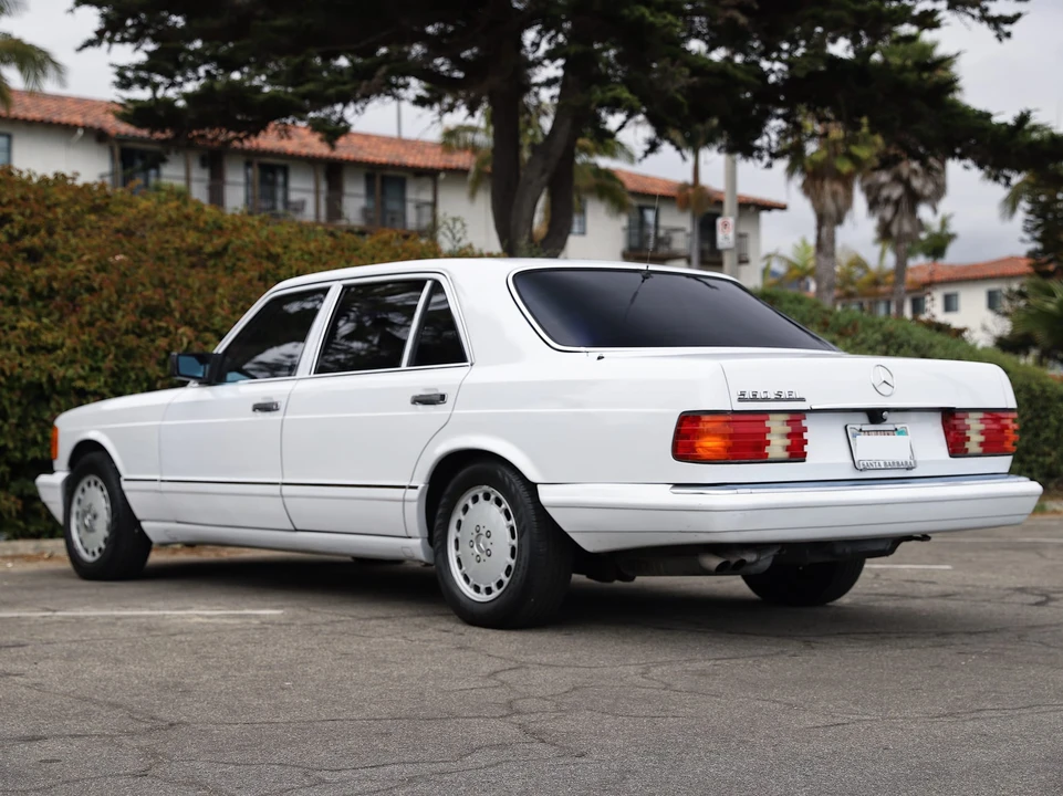 1988 Mercedes-Benz W126 S-Class Sedan - Image 10 of 31