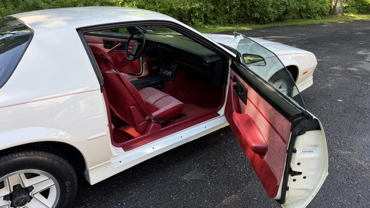 1989 Chevrolet Camaro 3rd Gen - Image 26 of 31