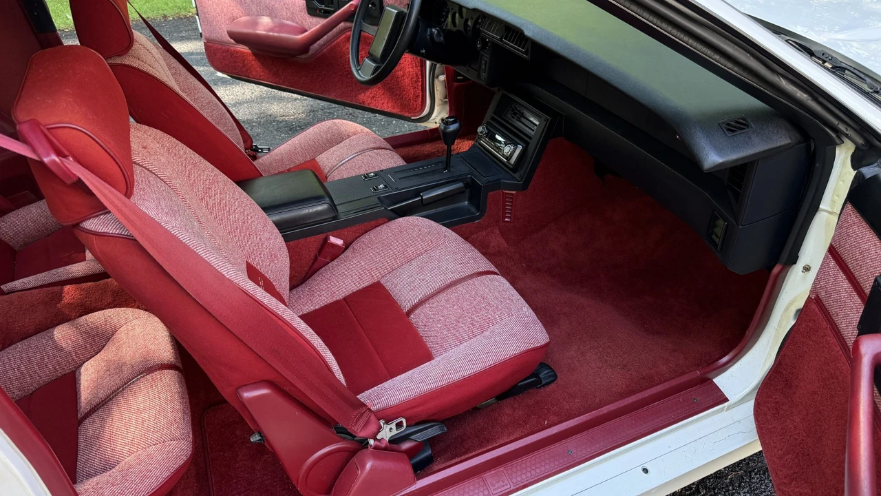 1989 Chevrolet Camaro 3rd Gen - Image 25 of 31