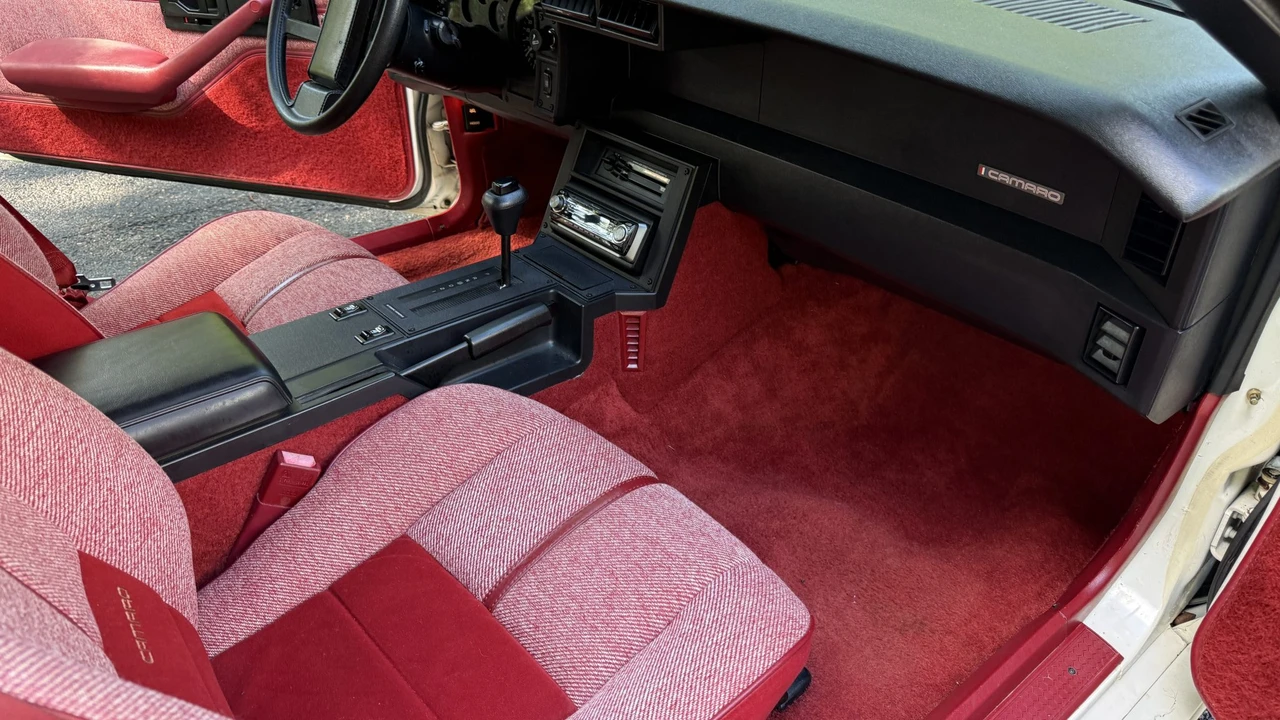 1989 Chevrolet Camaro 3rd Gen - Image 24 of 31