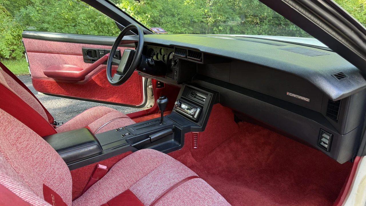 1989 Chevrolet Camaro 3rd Gen - Image 28 of 31