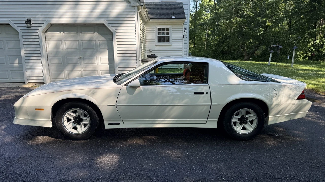 1989 Chevrolet Camaro 3rd Gen - Image 15 of 31