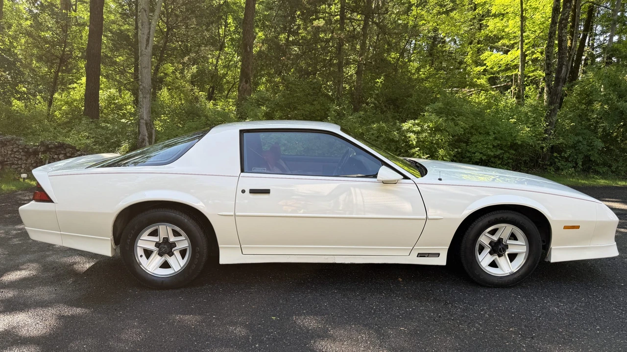 1989 Chevrolet Camaro 3rd Gen - Image 7 of 31