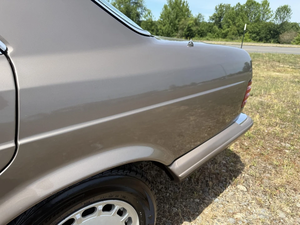 1989 Mercedes-Benz W126 S-Class Sedan - Image 29 of 31