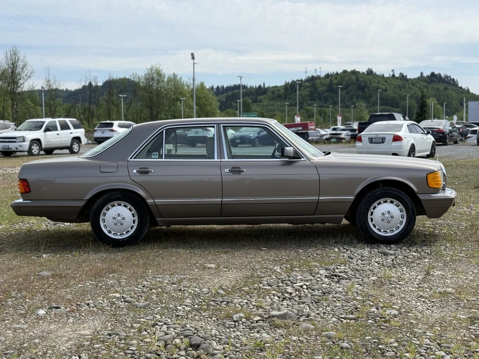 1989 Mercedes-Benz W126 S-Class Sedan - Image 6 of 31