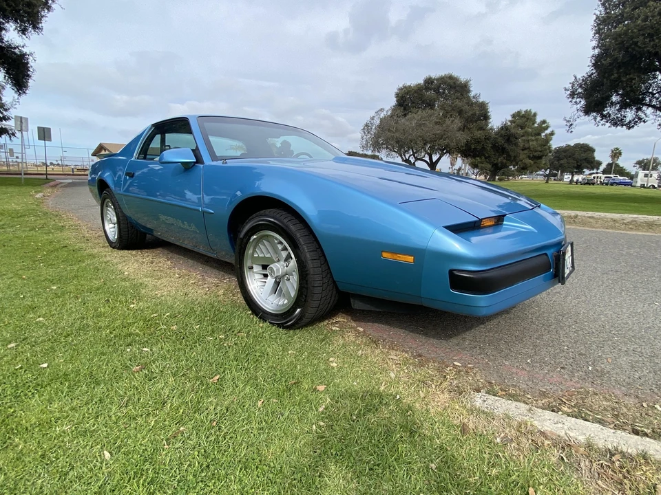 1989 Pontiac Firebird 3rd Gen - Image 5 of 31