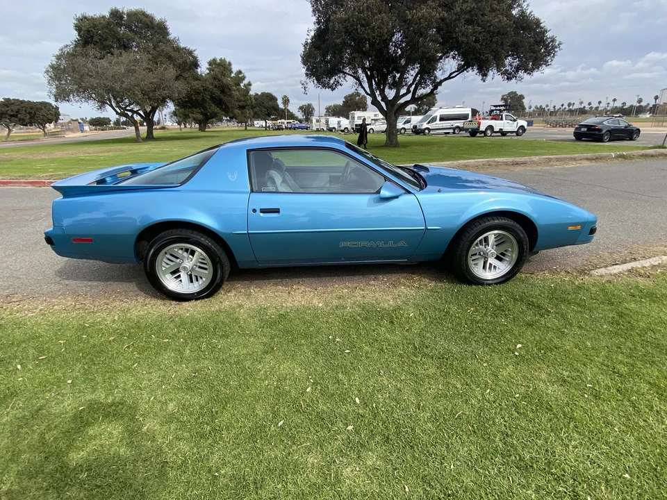 1989 Pontiac Firebird 3rd Gen - Image 8 of 31