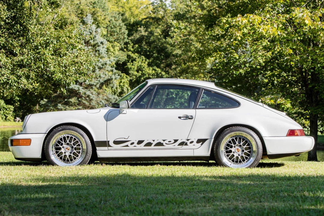 1989 Porsche 964 Carrera 4 - Image 9 of 31