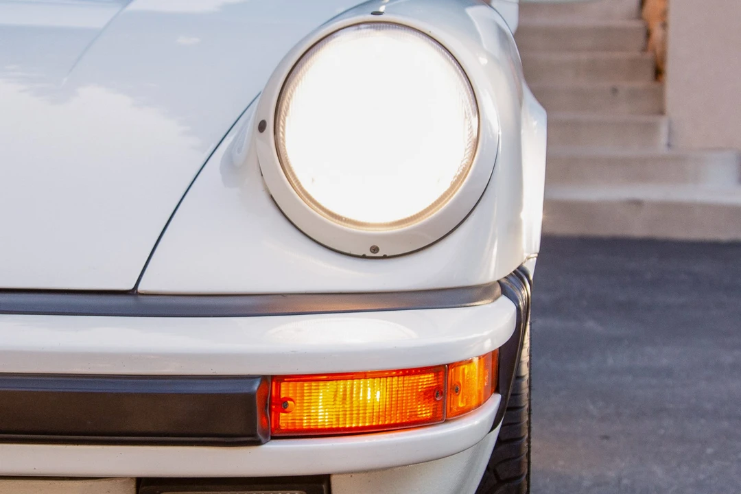1989 Porsche 911 Carrera 3.2 - Image 20 of 31