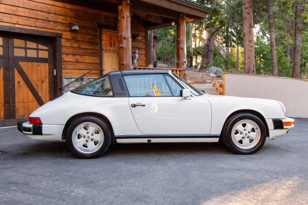 1989 Porsche 911 Carrera 3.2 - Image 12 of 31