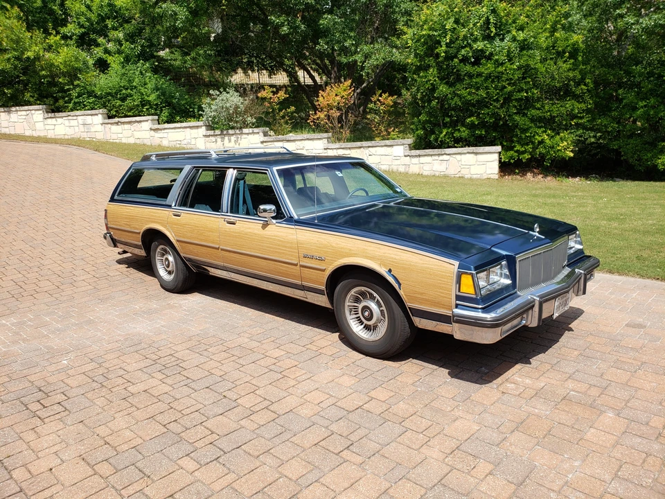 1990 Buick Roadmaster - Image 11 of 31