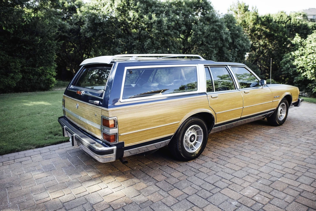 1990 Buick Roadmaster - Image 15 of 31