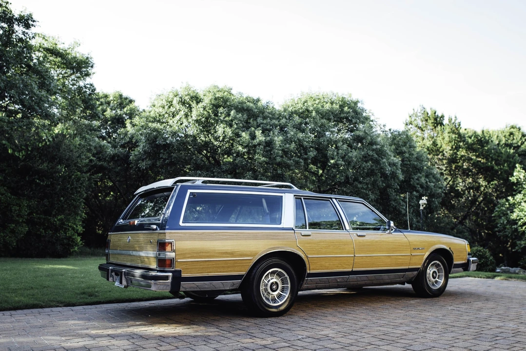 1990 Buick Roadmaster - Image 13 of 31
