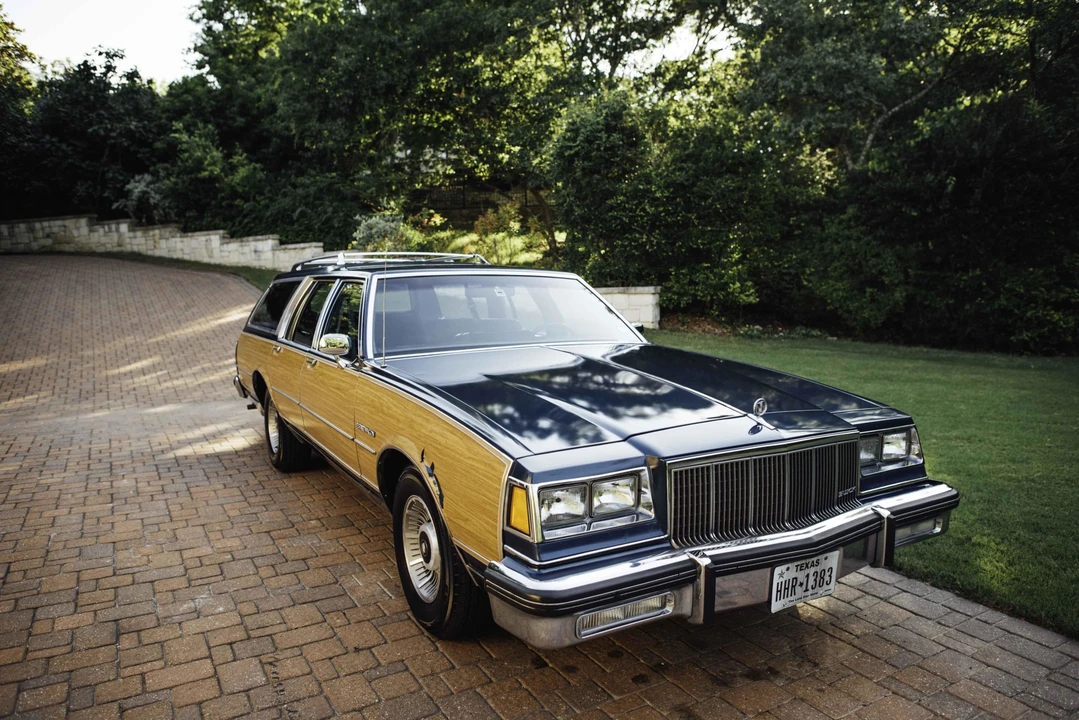 1990 Buick Roadmaster - Image 10 of 31