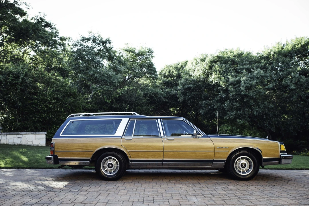 1990 Buick Roadmaster - Image 12 of 31