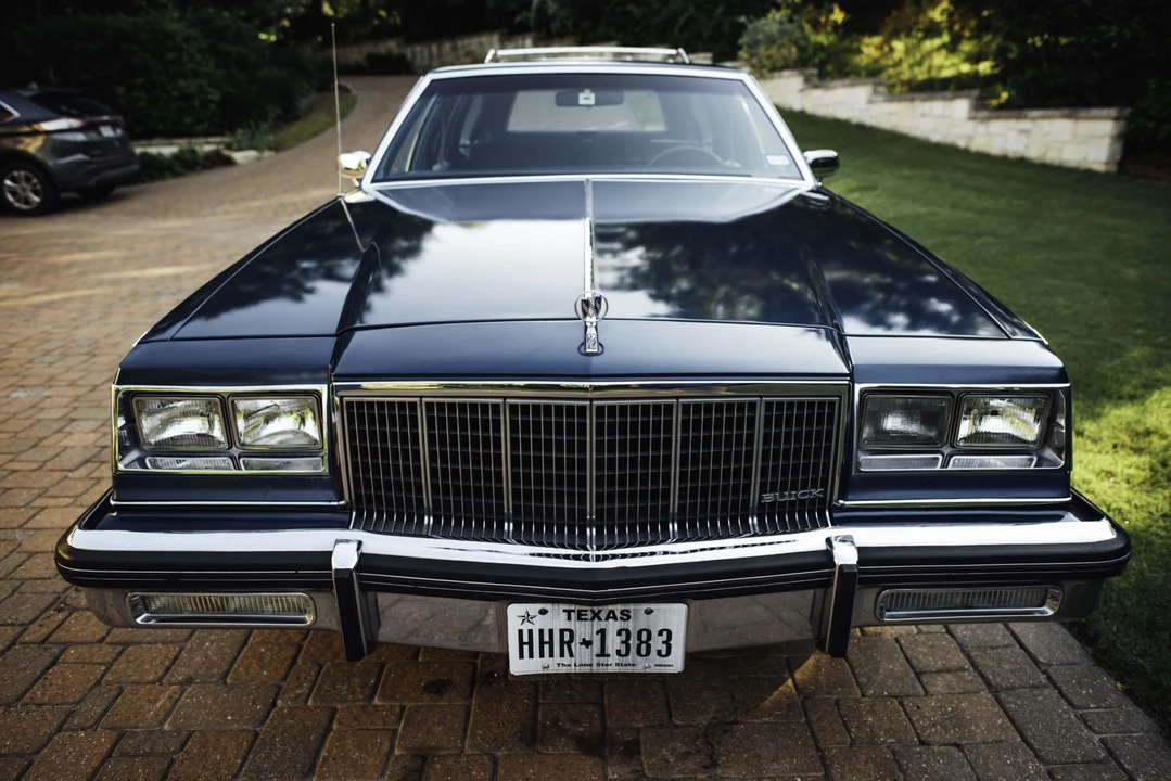 1990 Buick Roadmaster - Image 7 of 31