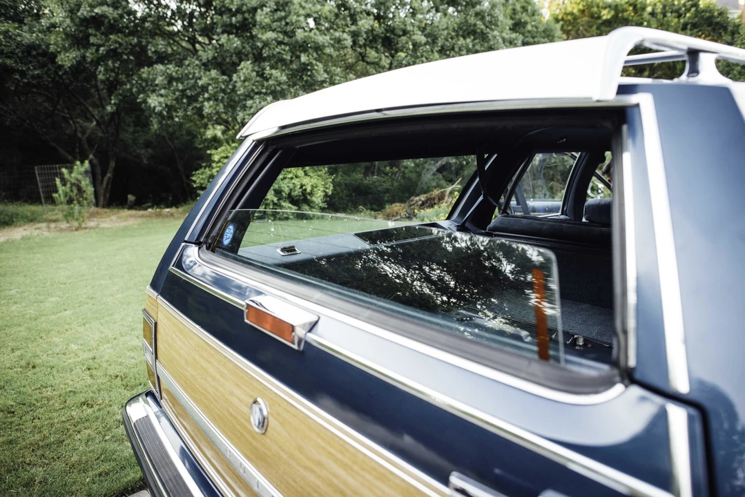 1990 Buick Roadmaster - Image 26 of 31