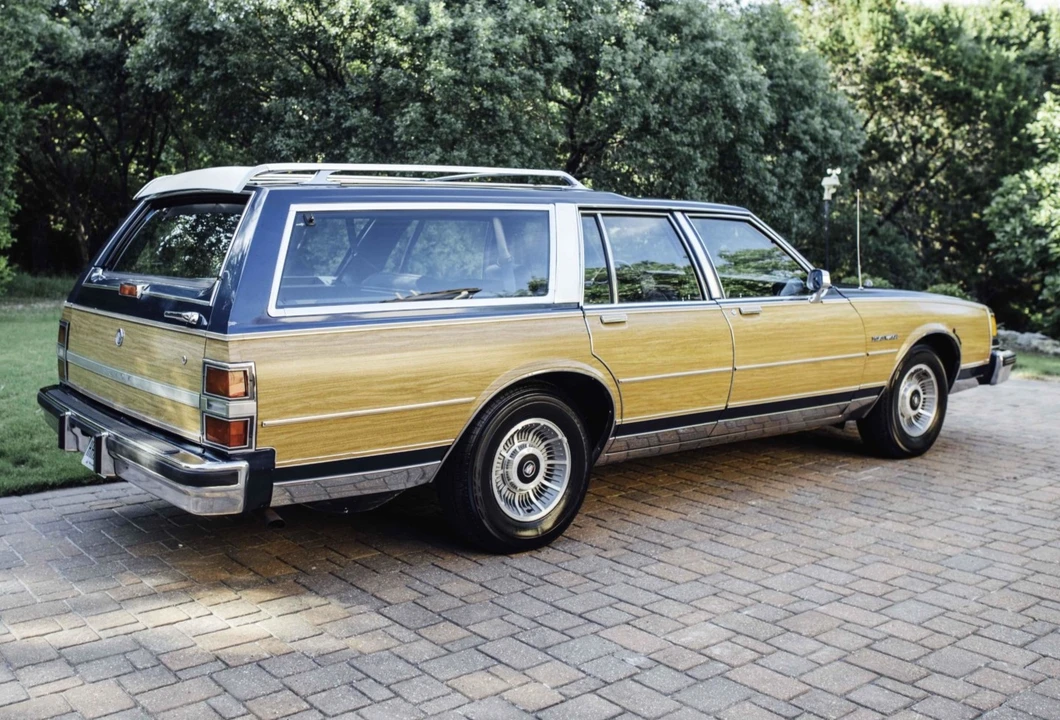 1990 Buick Roadmaster - Image 14 of 31