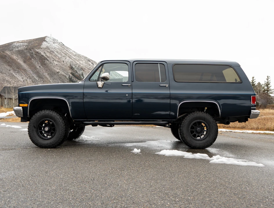1990 GMC Suburban 7th Gen - Image 7 of 31