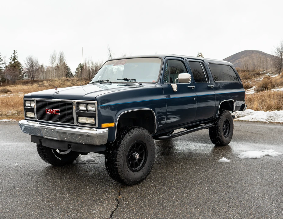 1990 GMC Suburban 7th Gen - Image 6 of 31