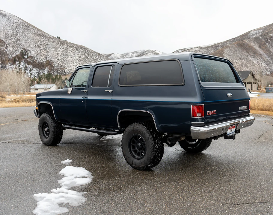 1990 GMC Suburban 7th Gen - Image 10 of 31