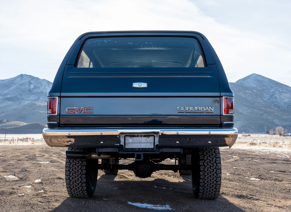 1990 GMC Suburban 7th Gen - Image 22 of 31