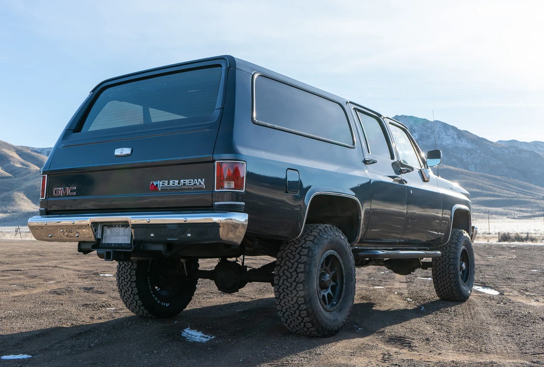 1990 GMC Suburban 7th Gen - Image 23 of 31