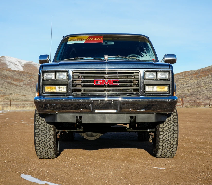 1990 GMC Suburban 7th Gen - Image 15 of 31