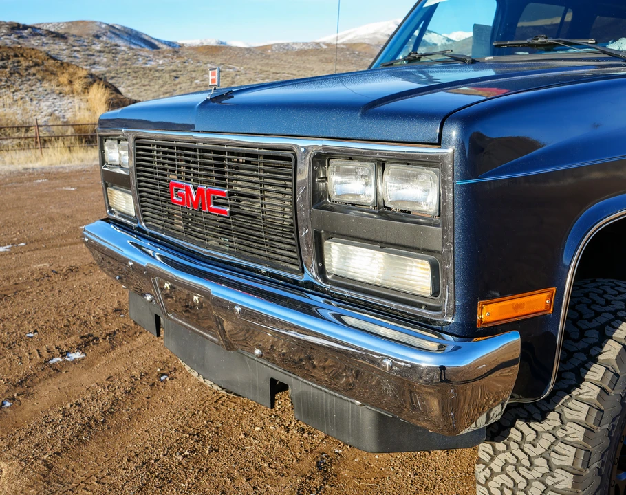 1990 GMC Suburban 7th Gen - Image 30 of 31