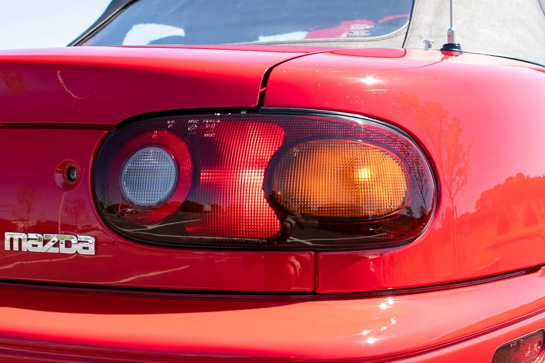 1990 Mazda NA MX-5 Miata - Image 29 of 31