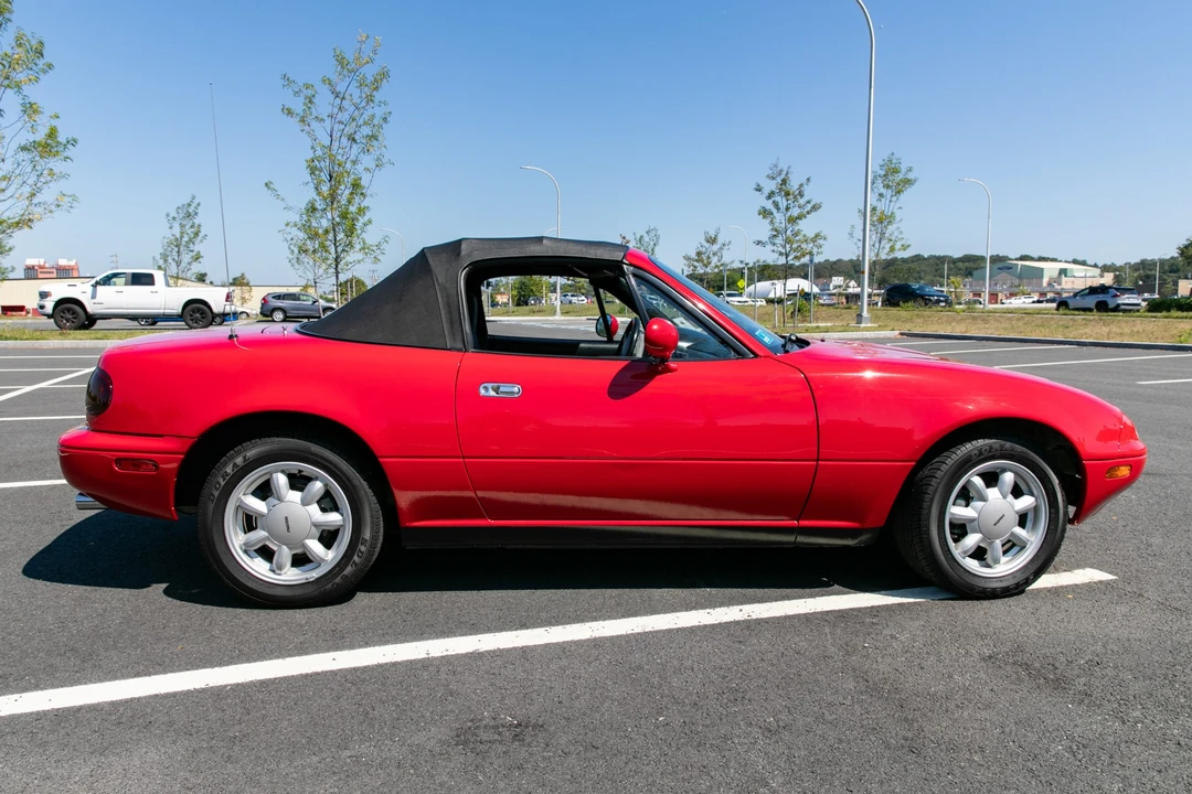 1990 Mazda NA MX-5 Miata - Image 15 of 31