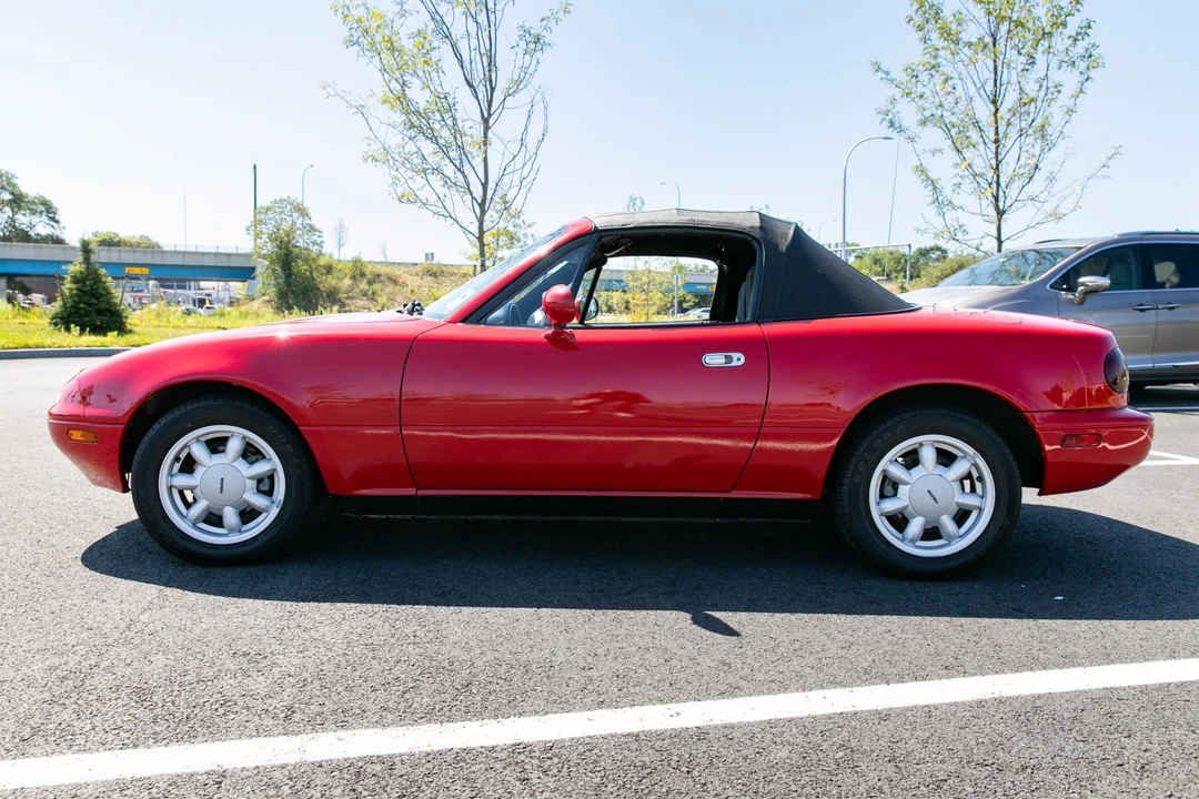 1990 Mazda NA MX-5 Miata - Image 11 of 31