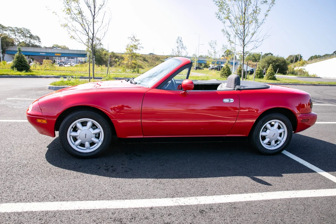 1990 Mazda NA MX-5 Miata - Image 2 of 31