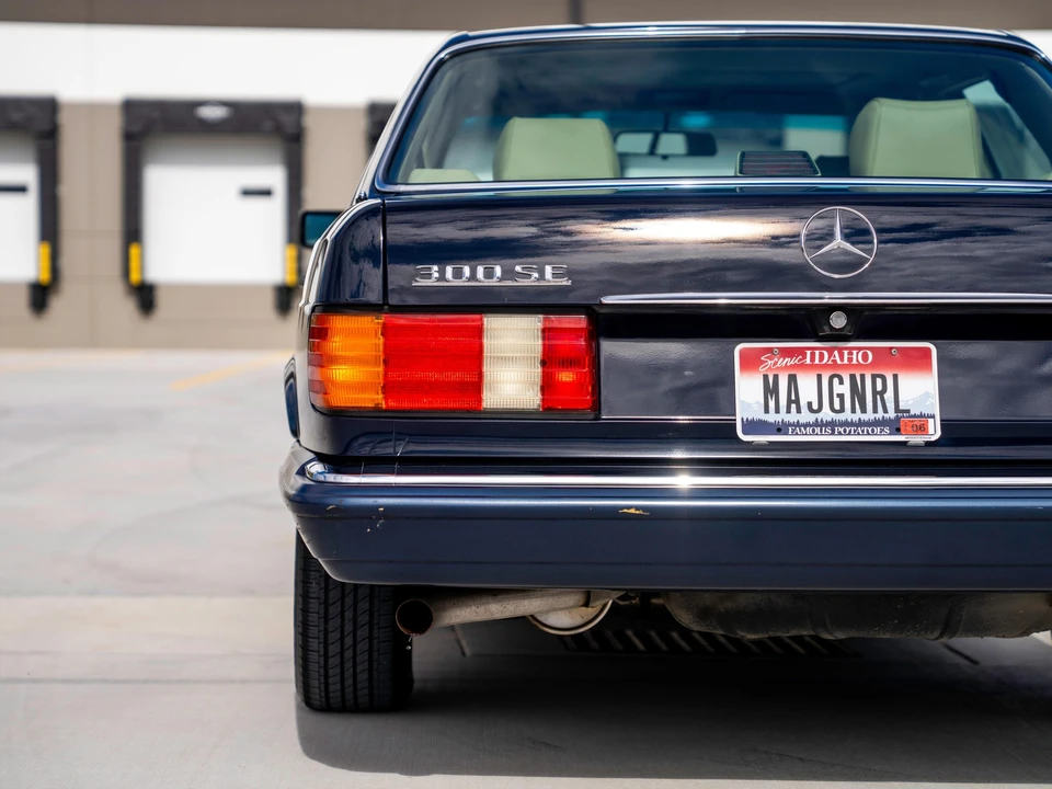 1990 Mercedes-Benz W126 S-Class Sedan - Image 23 of 31