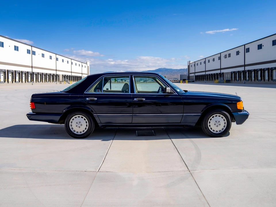 1990 Mercedes-Benz W126 S-Class Sedan - Image 10 of 31