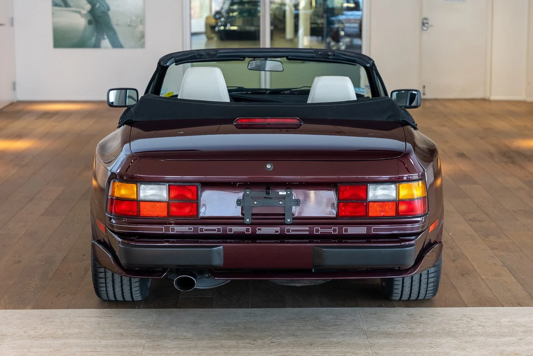 1990 Porsche 944 S2 - Image 9 of 31