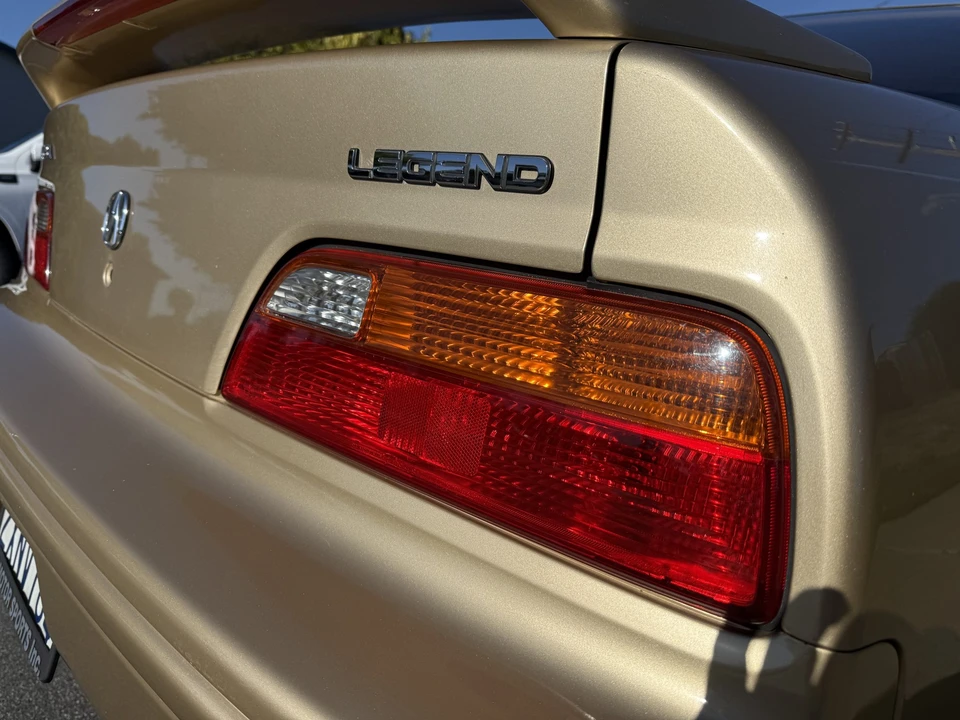 1991 Acura Legend 2nd Gen - Image 17 of 31