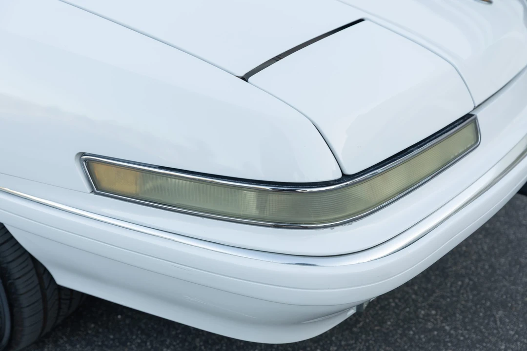 1991 Buick Reatta - Image 27 of 31