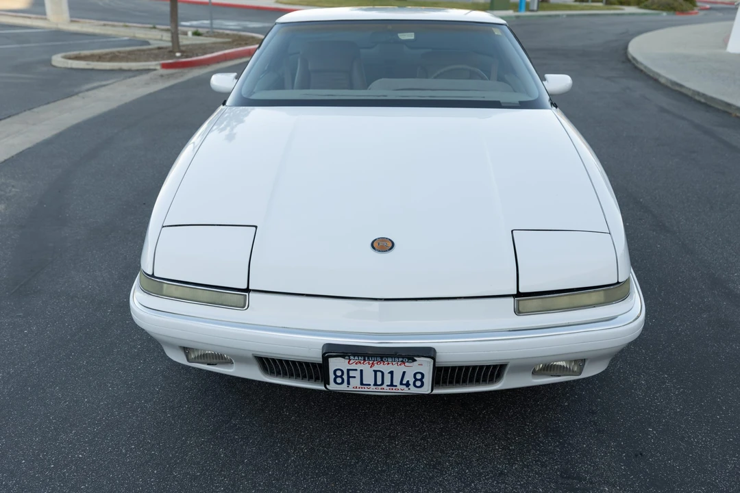 1991 Buick Reatta - Image 3 of 31