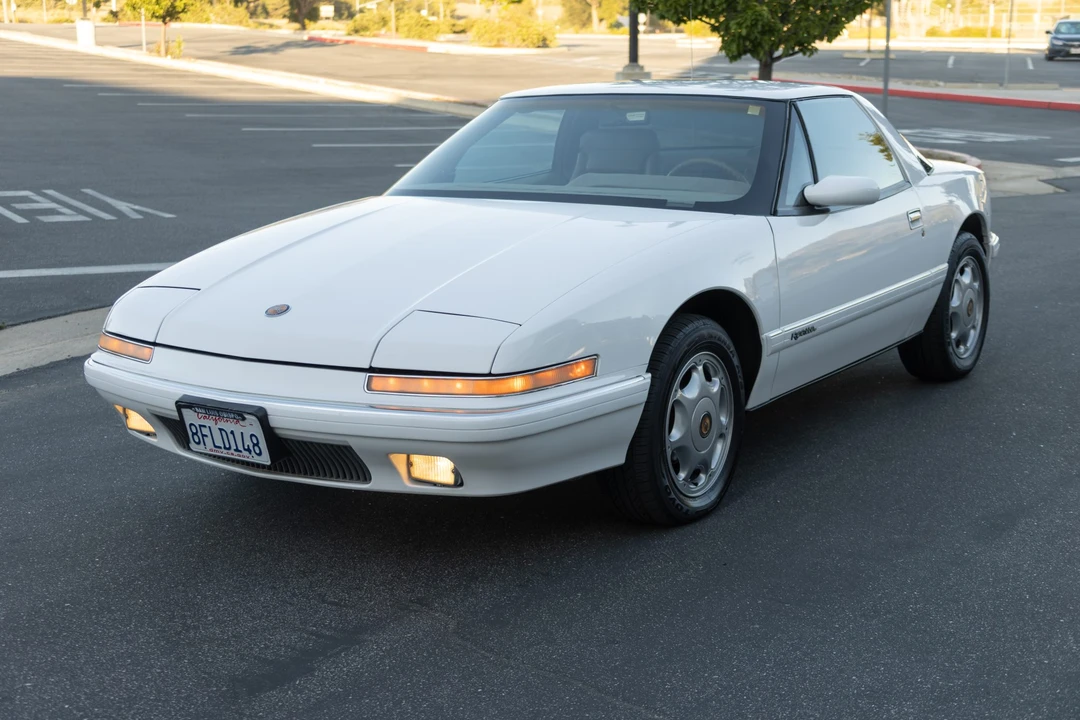 1991 Buick Reatta - Image 14 of 31