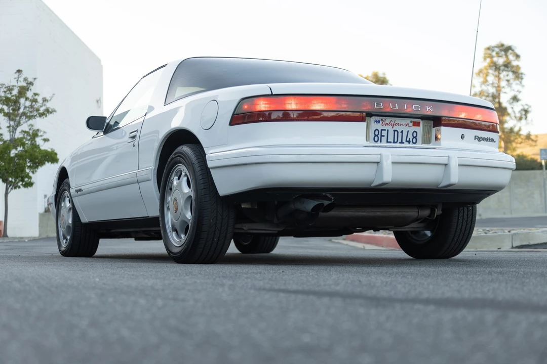 1991 Buick Reatta - Image 15 of 31